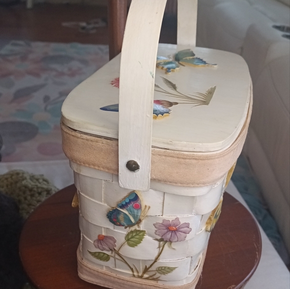 Butterfly and Floral Wooden Woven. Basket Purse Tote - Picture 3 of 15